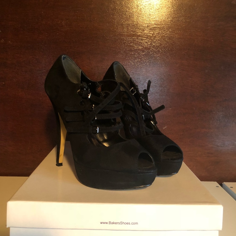 Ladies pumps